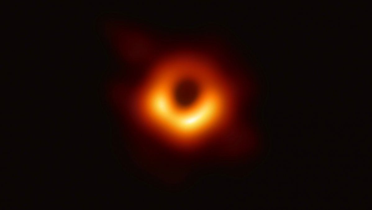 Histórico: por primera vez logran captar una imagen de un agujero negro