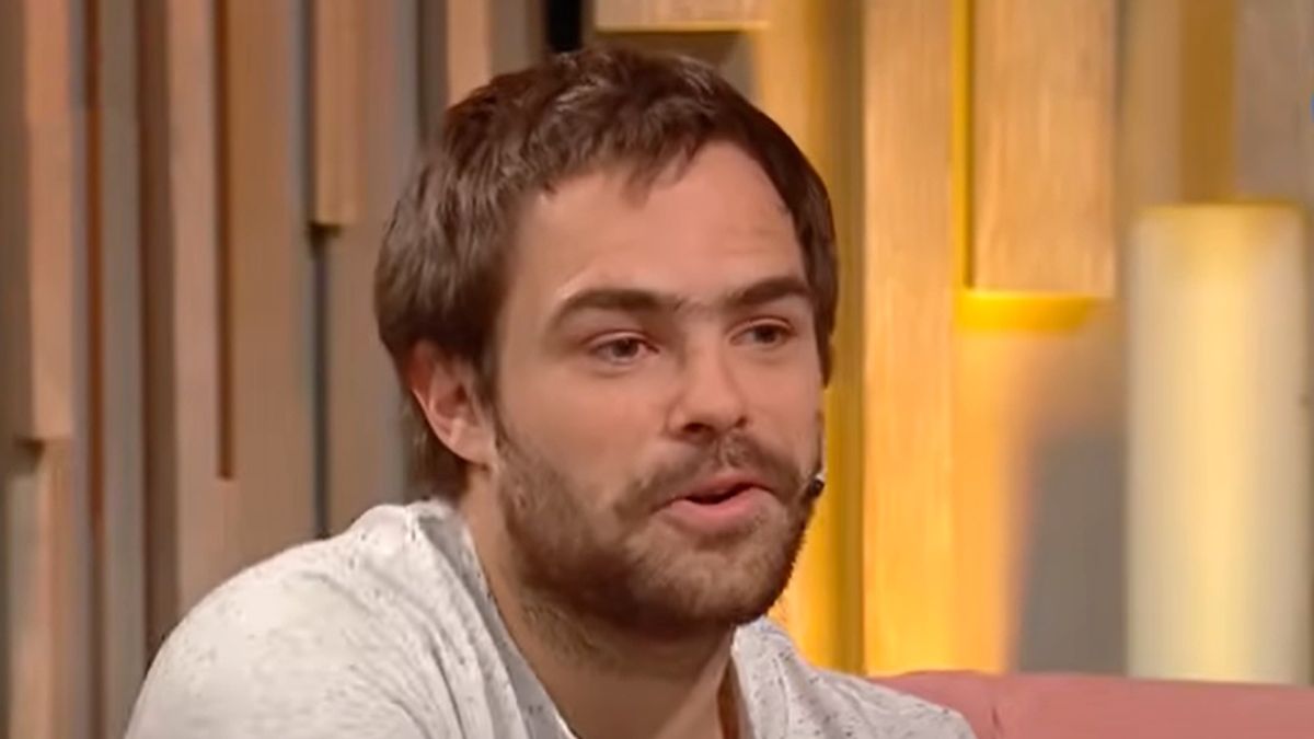 El look náufrago de Peter Lanzani