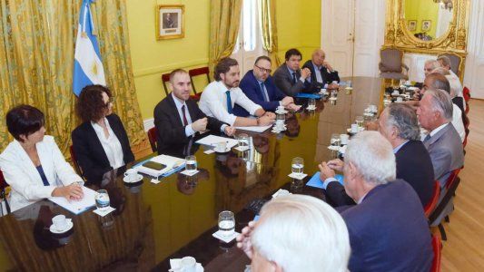 El Gobierno lanza este viernes el (demorado) Consejo Económico y Social, y apura los acuerdos de precios y salarios