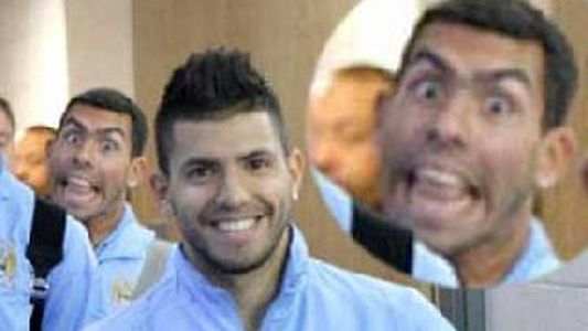 La sonrisa asesina de Carlitos Tevez