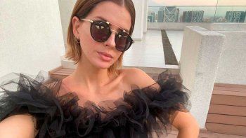 ¿Hay o no hay pancita? La foto de la China Suárez con una extraña faja sobre el abdomen