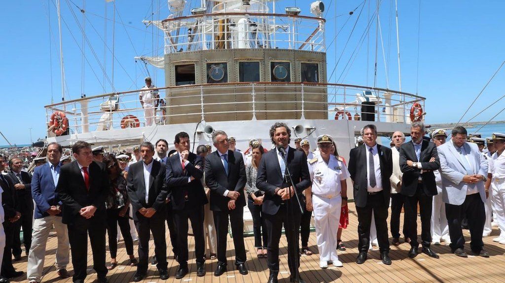 Cafiero y Rossi le dieron la bienvenida a la Fragata Libertad y recordaron a la tripulación del ARA San Juan