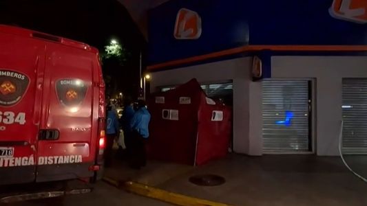 Un cuerpo con múltiples puñaladas y una mujer alterada: el caso que causa conmoción