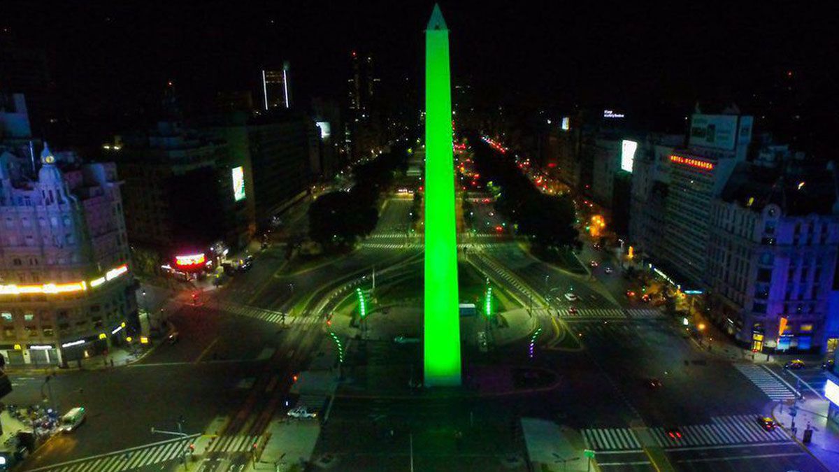 El Gobierno porteño iluminará de verde los principales monumentos de la Ciudad como concientización por el cambio climático.