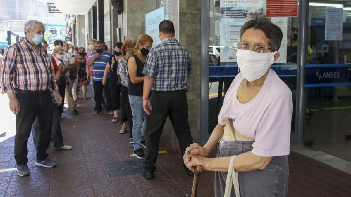 El plus se activará para compensar la pérdida de poder adquisitivo del primer trimestre del año: según estimaciones privadas