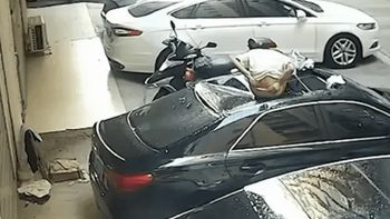 ¡Insólito! Tenía sexo en el balcón, se resbaló y cayó al vacío