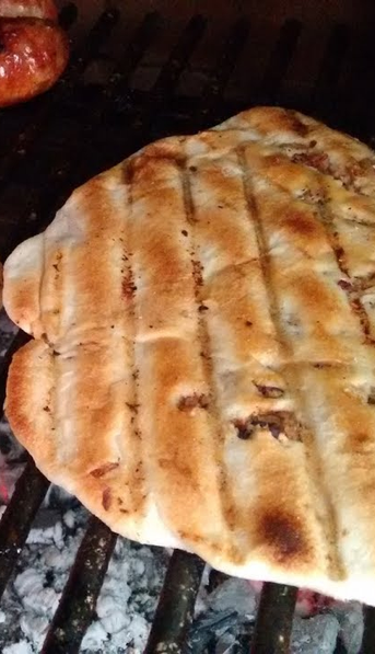Receta de TORTILLA A LA PARRILLA o TORTA ASADA: para acompañar el mate o de entrada al asado