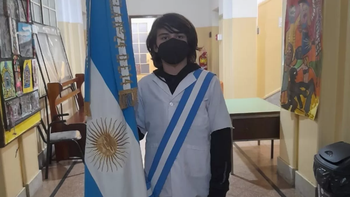 La conmovedora historia de Santino: tiene autismo y sus compañeros lo eligieron abanderado