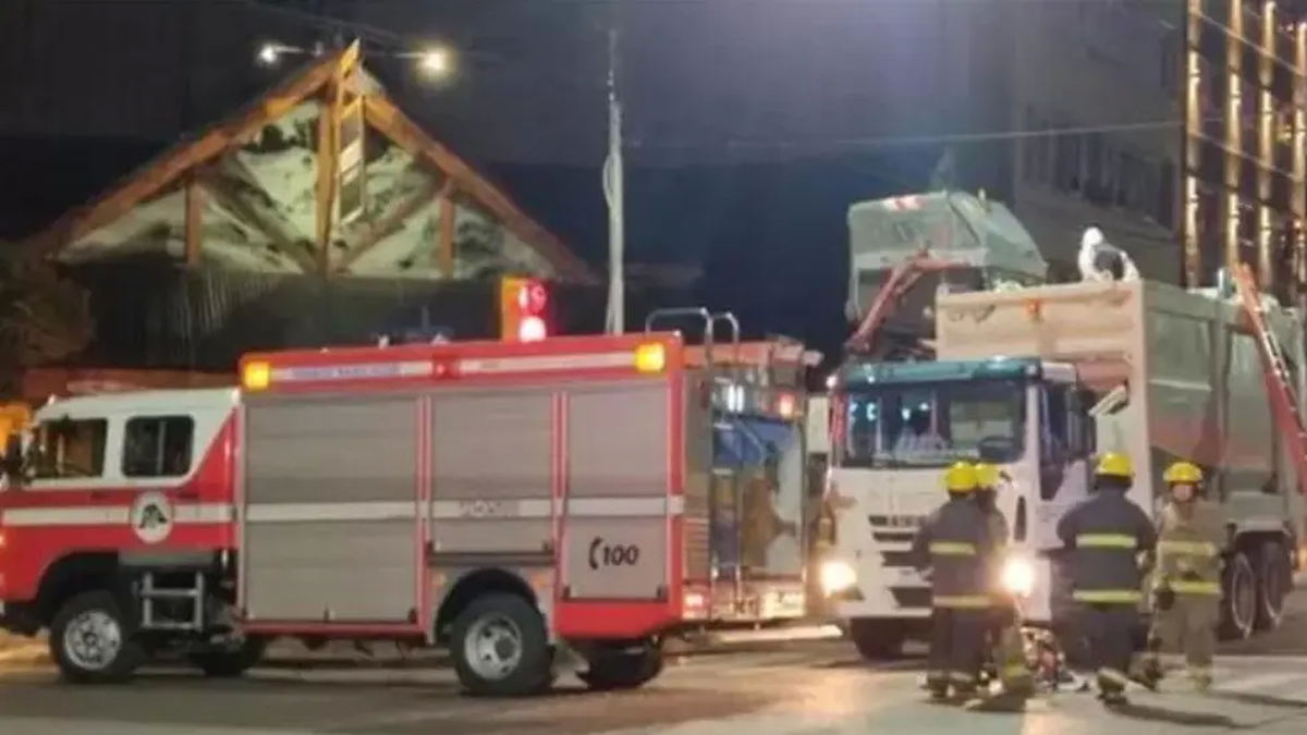 Tragedia en Bariloche: un hombre murió compactado en un camión de basura. (Foto: La Opinión Austral)&nbsp;