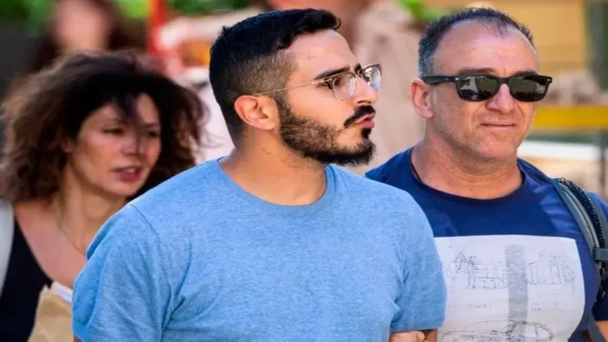 Tinder dijo que Simon violó los términos del servicio y no solo cancelaron su cuenta, sino que lo bloquearon de por vida.