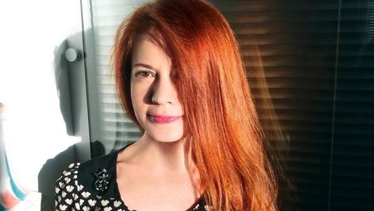 El pasado antiPutin de la periodista rusa Oksana Baulina, quien murió en un bombardeo en Ucrania