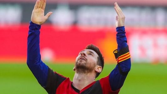 Lionel Messi recordó cuando se enteró de la muerte de Maradona: Me llegó un mensaje de mi papá y...