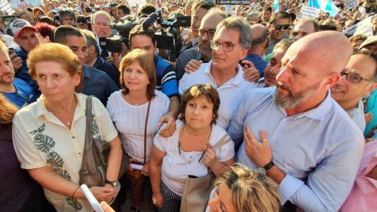 Bullrich en la marcha homenaje a Nisman: No queremos que se pierda tiempo y que haya maniobras como las que quiere hacer el Gobierno