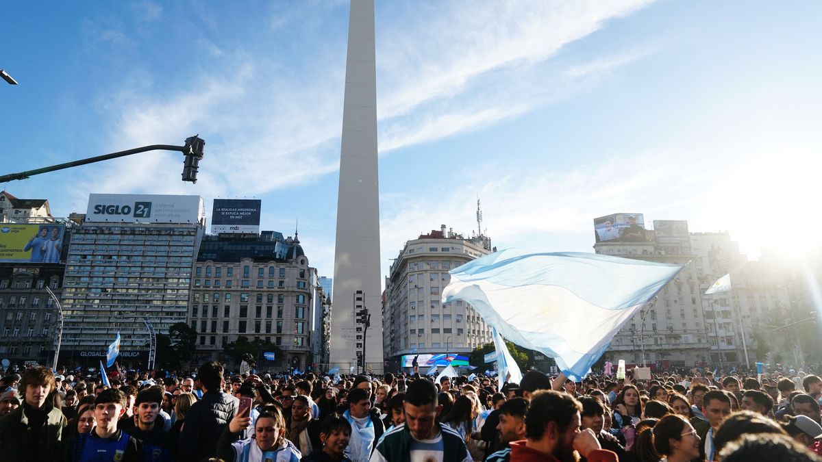 Como suele ocurrir en cada triunfo importante de la Selección, el Obelisco volvió a convertirse en el principal punto de encuentro para los hinchas. (Foto: Reuters)