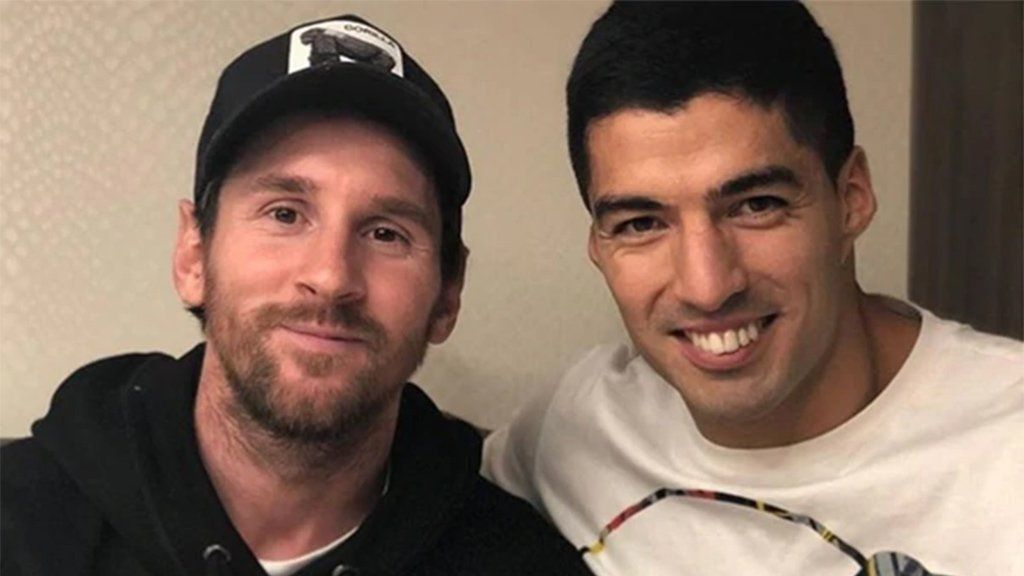 ¡Traigan vino, juegan los culé!: el brindis de Messi y Suárez tras la goleada del Barcelona al Real Madrid