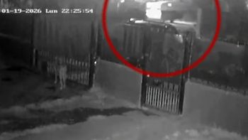 Papá, volvámonos a casa: robaron una casa rodante con una familia adentro y abandonaron a dos nenes en la ruta