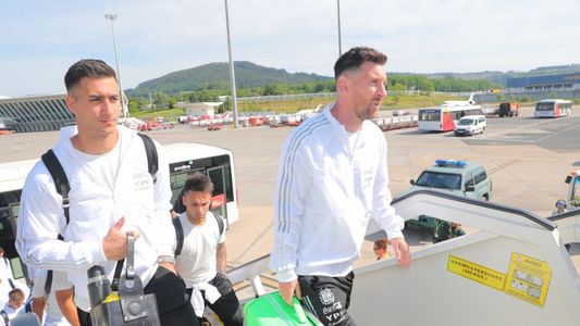 Con Lionel Messi al frente, la Selección Argentina llegó a Londres para disputar la Finalissima ante Italia