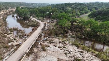 Inundaciones en Texas: el agua subió casi 10 metros y dejó un desastre y muertes sin precedentes. (Foto: Reuters) Inundaciones en Texas: el agua subió casi 10 metros y dejó un desastre y muertes sin precedentes. (Foto: Reuters)