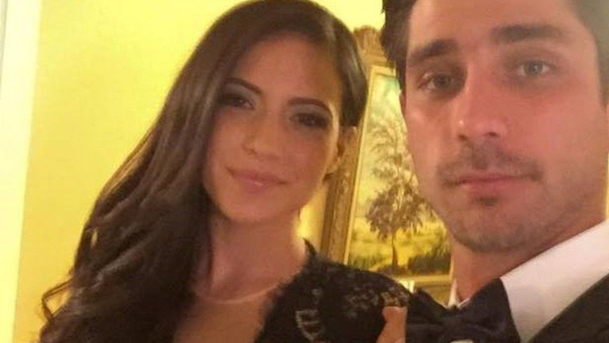 La abogada Nicole Langesfeld junto a su marido