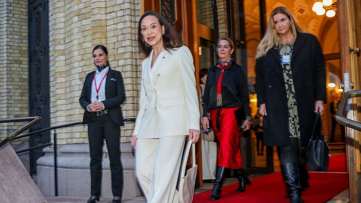 Corina Machado en Oslo. Al llegar desde Venezuela, los médicos constataron una lesión en una vértebra. (Foto: gentileza AftenPosten)