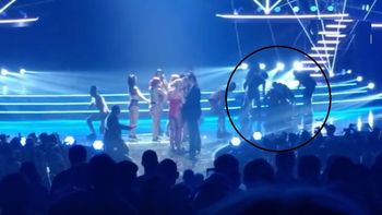 Susto para Britney Spears en pleno recital: un hombre subió al escenario
