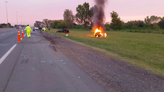 Tragedia en la autopista Buenos Aires-La Plata: un conductor borracho chocó y mató a un hombre