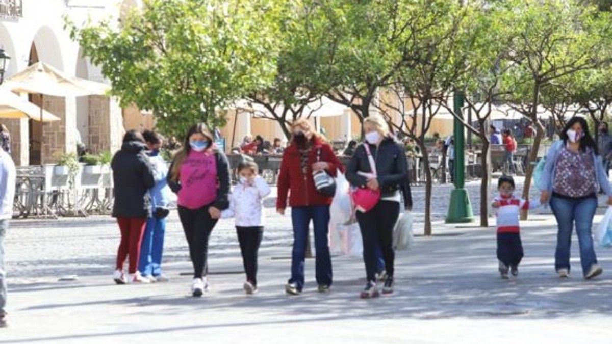 Desde el 27 de abril el barbijo deja de ser obligatorio en Salta.&nbsp;