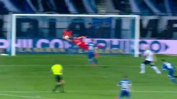 River-Racing: los videos de las dos espectaculares atajadas de Franco Armani