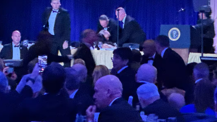 Evacuaron a Donald Trump de la cena de corresponsales de la Casa Blanca tras un tiroteo
