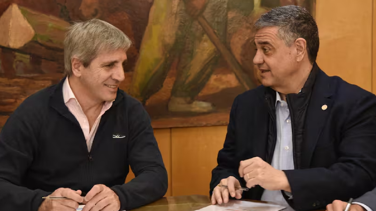 La Corte Suprema convocó a Jorge Macri y Luis Caputo por el conflicto de la coparticipación de CABA. (Foto: archivo)