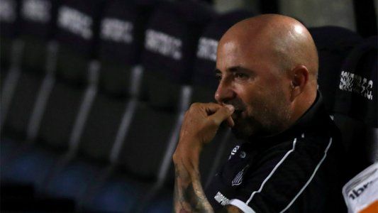 Sampaoli puso a disposición su sueldo para que Santos cancele la deuda con los jugadores