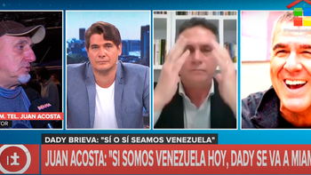 Juan Acosta trató de pelotudo al periodista Mauro Federico que le dijo que repite los títulos de Clarín
