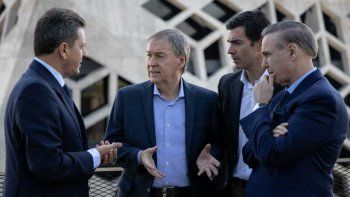 Los galanes peronistas se juntaron en Córdoba y ratificaron que el candidato de Alternativa Federal va a surgir de las PASO