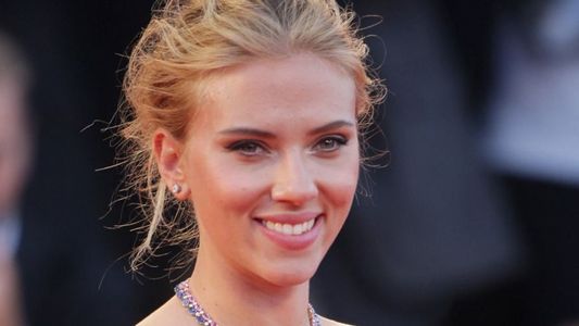 Escucha a Scarlett Johansson leer La Biblia de forma sexy