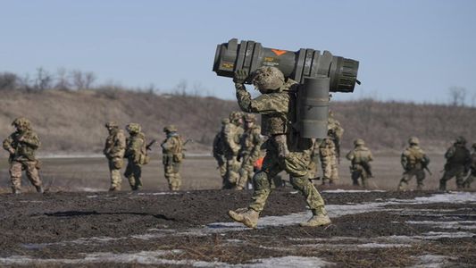 Ucrania: mientras Rusia retira tropas de la frontera, Joe Biden insiste en el peligro de una invasión