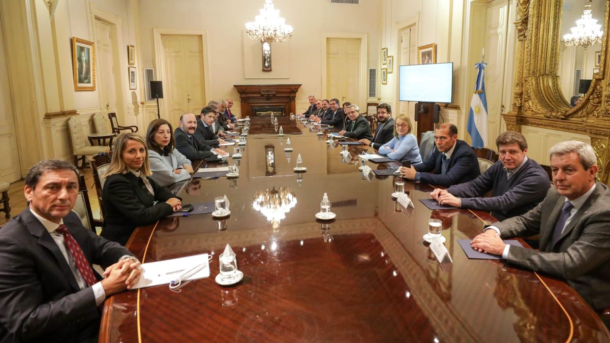 Los gobernadores peronistas apoyaron la iniciativa del Gobierno de ampliar a 25 la cantidad de jueces que integra la Corte Suprema.