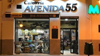 Descuento por feo: el dueño de un café tuvo una polémica idea y se volvió viral