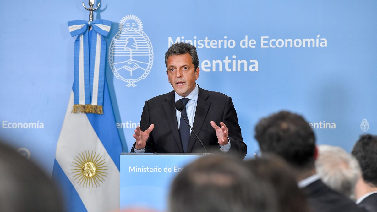 El Gobierno anunció un acuerdo de precios con aumentos del 5% mensual con mayoristas y supermercados. (Télam)