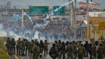 Violencia, ajuste y denuncia de golpe de estado. Claves para entender que está pasando en Ecuador
