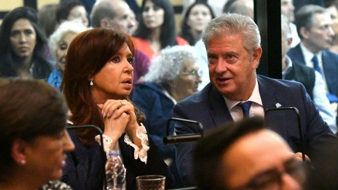Autorizan a Cristina a no asistir a la lectura de la acusación en la segunda audiencia del juicio en su contra