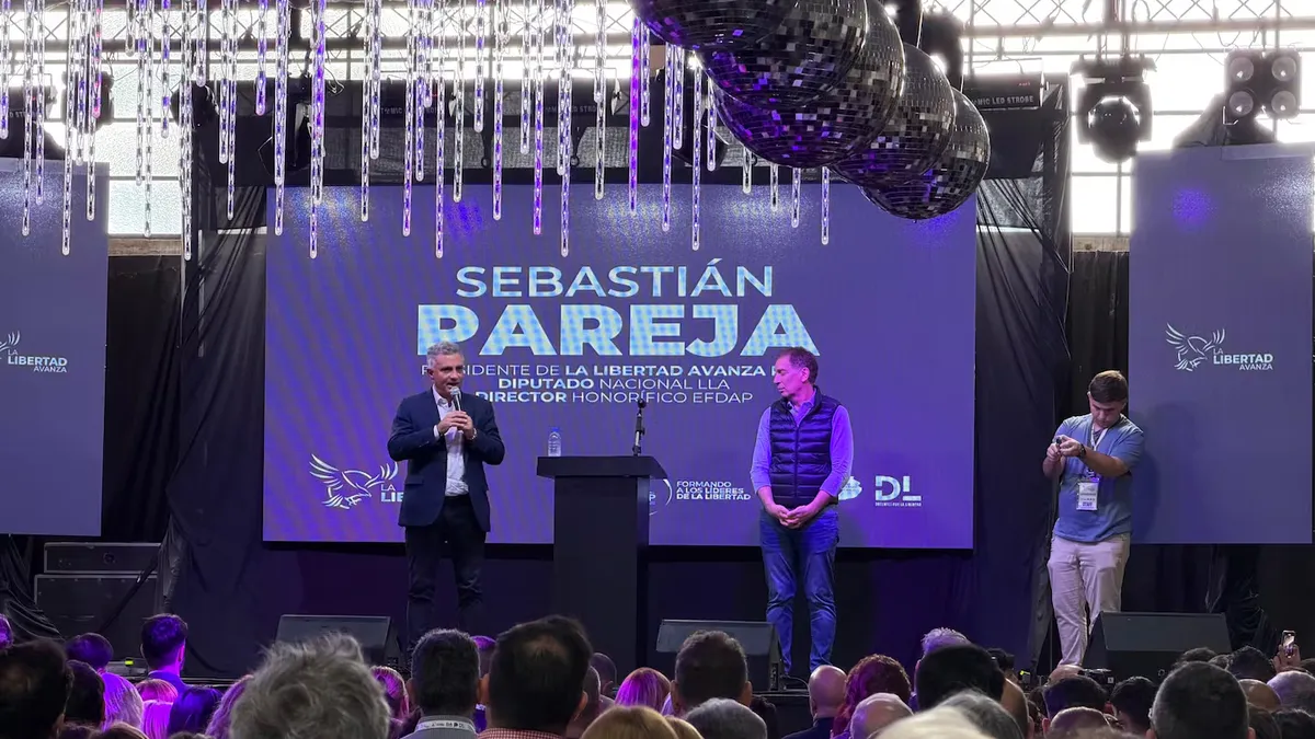 Sebasti&aacute;n Pareja es el presidente de La Libertad Avanza en la provincia y Diego Santilli un referente del Gobierno en PBA. (Foto: La Libertad Avanza)