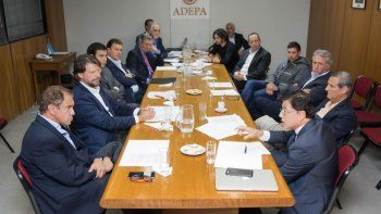 Medios argentinos analizan estrategias comunes frente a redes sociales y plataformas digitales