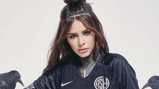 Piel de cuerva: Candelaria Tinelli mostró dónde se tatuó el escudo de San Lorenzo