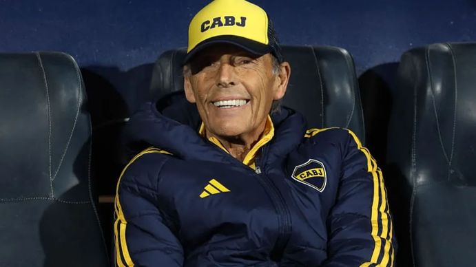 Russo sigue internado y hay preocupación: qué se sabe sobre la salud del DT de Boca