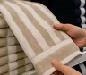 Para qué sirven las rayas de las toallas y por qué conviene mirarlas antes de comprar
