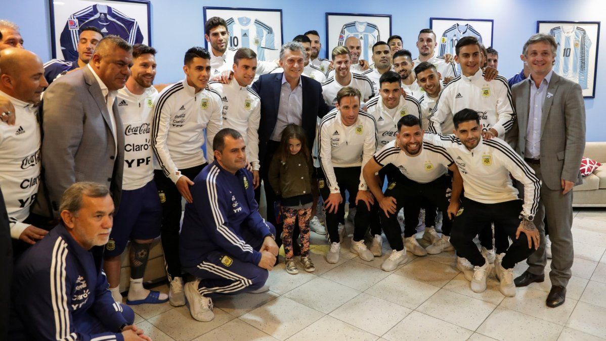 Premio consuelo: Macri felicitó a Pitana por dirigir la final del Mundial