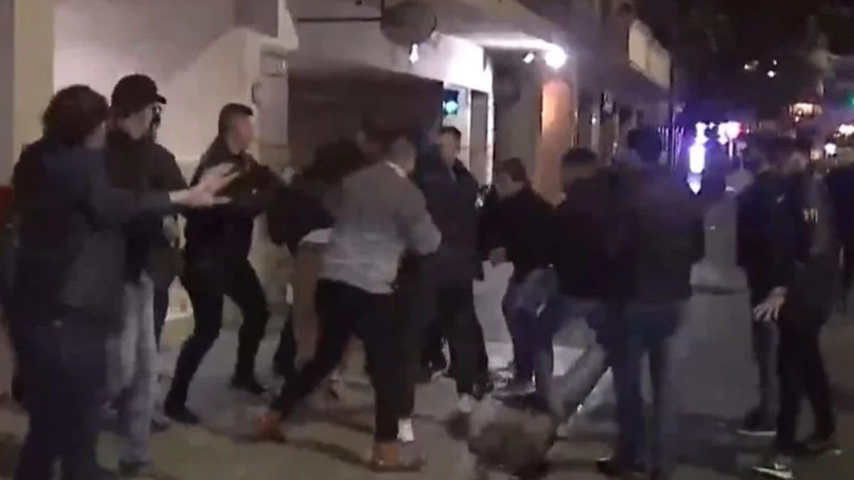 Un repartidor de comida atacó a manifestantes de Cristina Kirchner. (Foto: Captura TV)&nbsp;