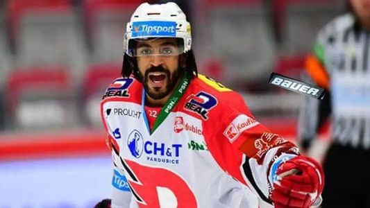 El pasado violento del jugador de hockey sobre hielo que decapitó a su rival y por el que ahora es investigado