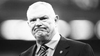 El presidente de la Asociación de Fútbol inglesa tuvo que renunciar por comentarios racistas