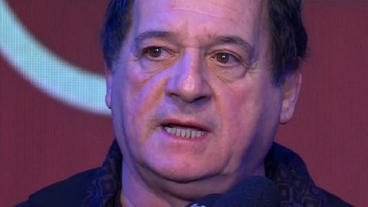 El desconsolado llanto de Julio Chávez al recibir el Martín Fierro de Teatro por sus 50 años de trayectoria